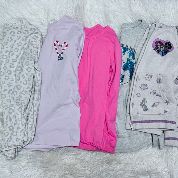 Lot of 27 girls shirts size 7s, 8s and some 7/8s. - Picture 7 of 8